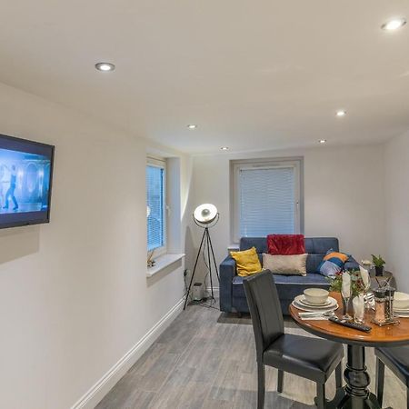 Luxury Hollywood Getaway In The Heart Of The City Brighton Bagian luar foto