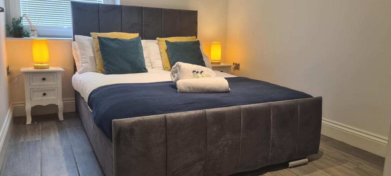 Luxury Hollywood Getaway In The Heart Of The City Brighton Bagian luar foto