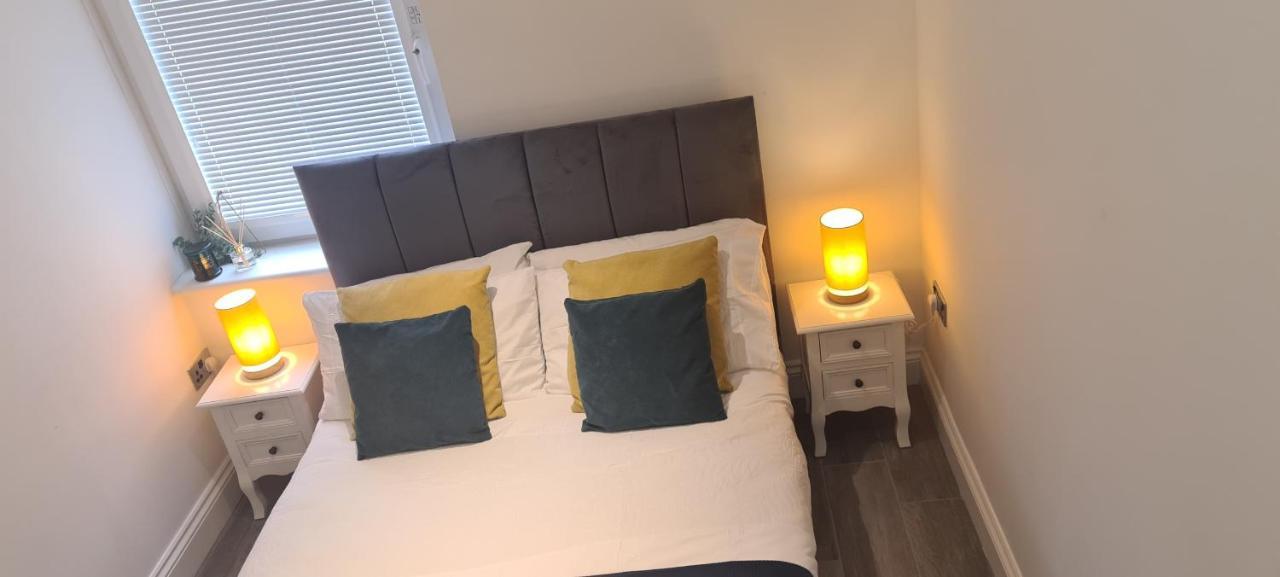 Luxury Hollywood Getaway In The Heart Of The City Brighton Bagian luar foto