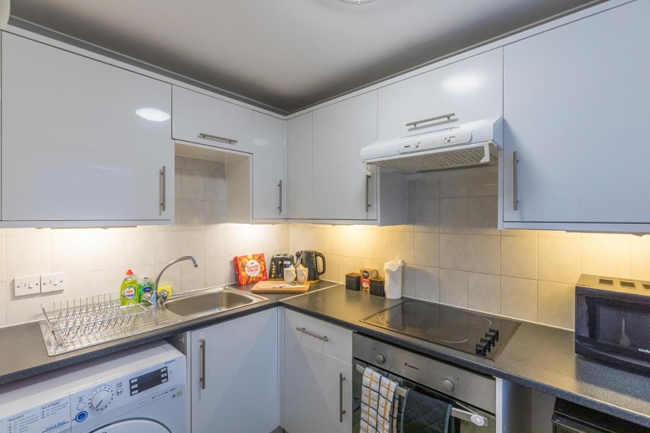 Luxury Hollywood Getaway In The Heart Of The City Brighton Bagian luar foto
