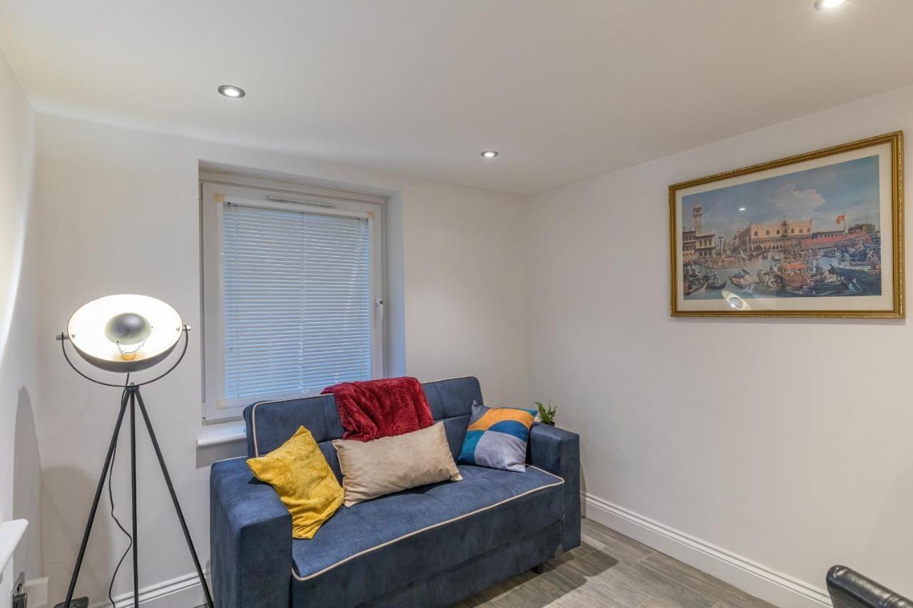 Luxury Hollywood Getaway In The Heart Of The City Brighton Bagian luar foto