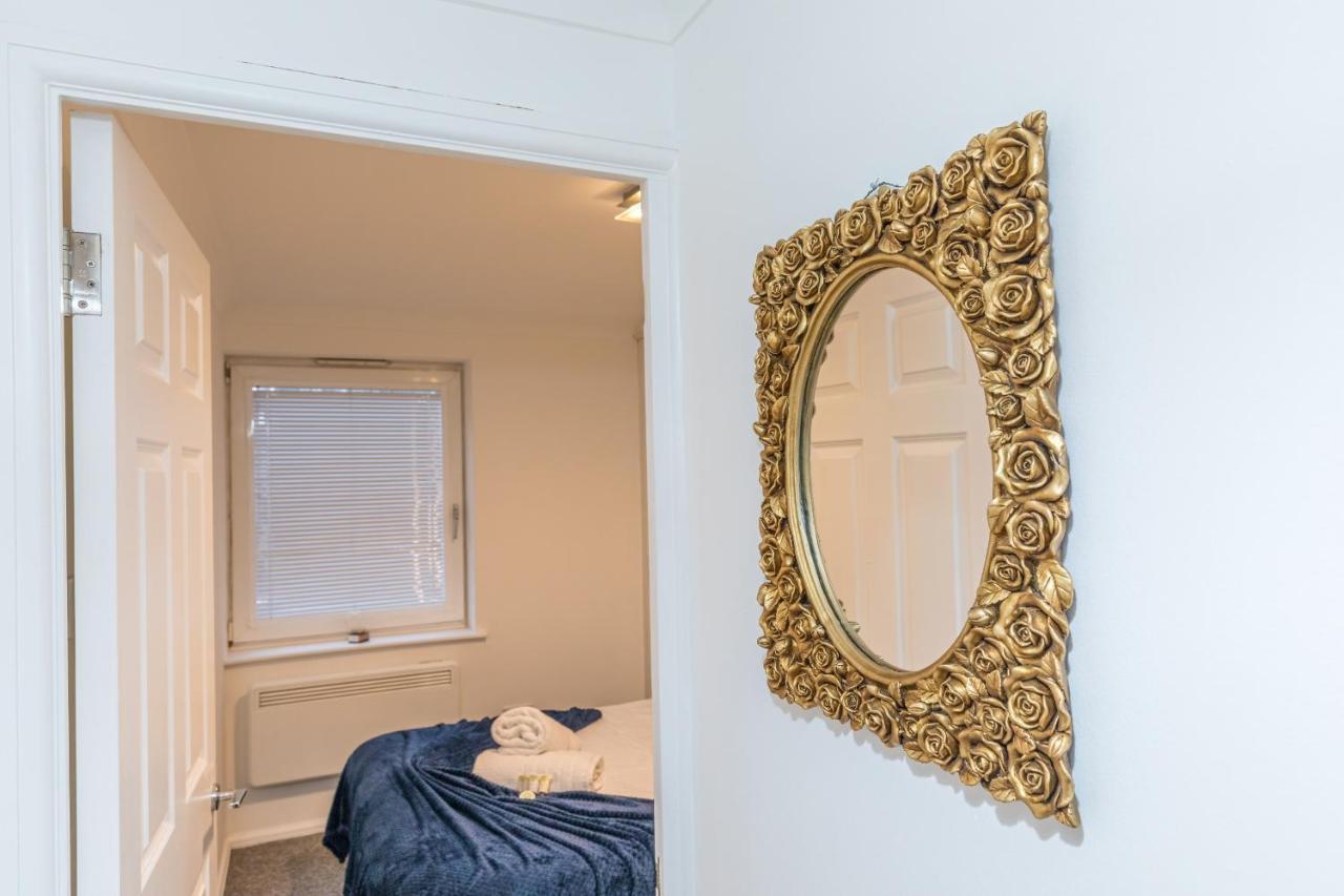 Luxury Hollywood Getaway In The Heart Of The City Brighton Bagian luar foto