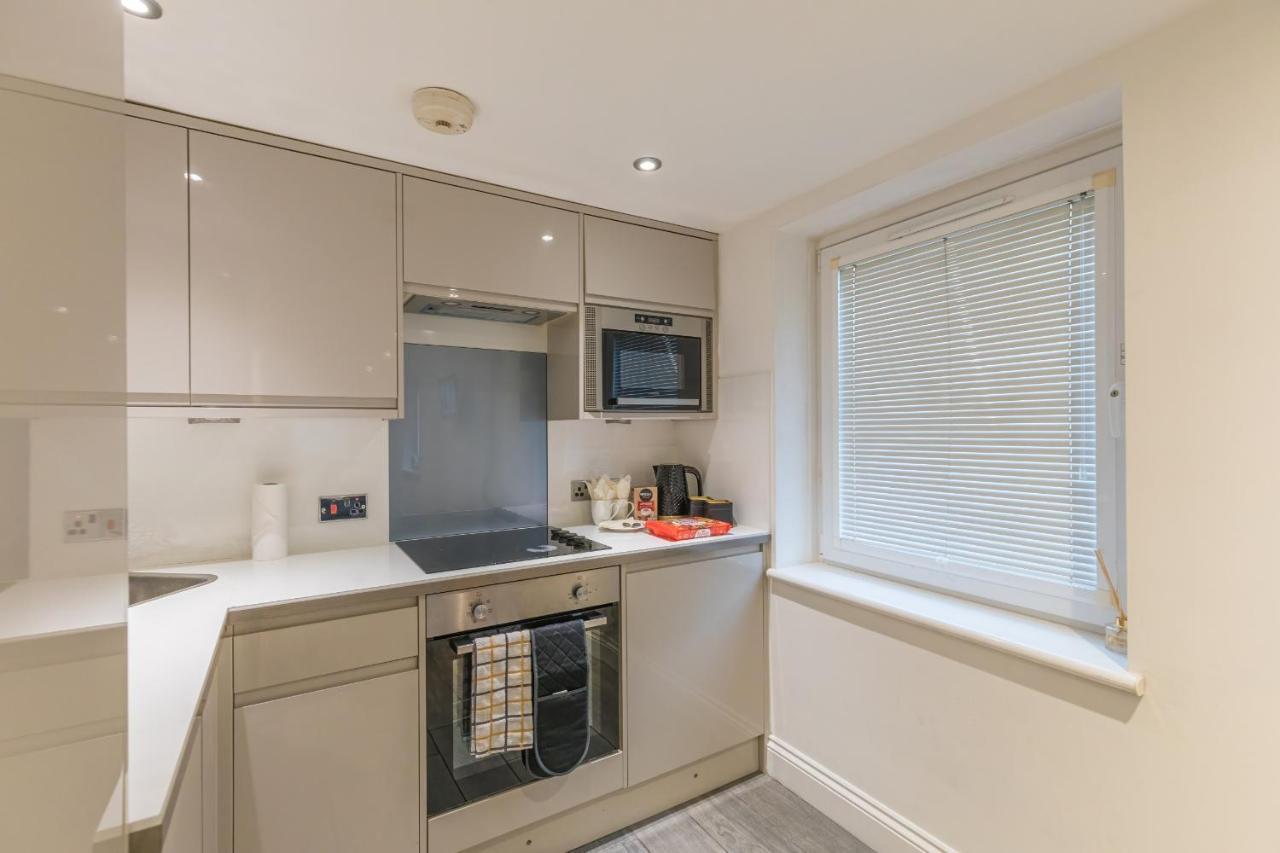 Luxury Hollywood Getaway In The Heart Of The City Brighton Bagian luar foto