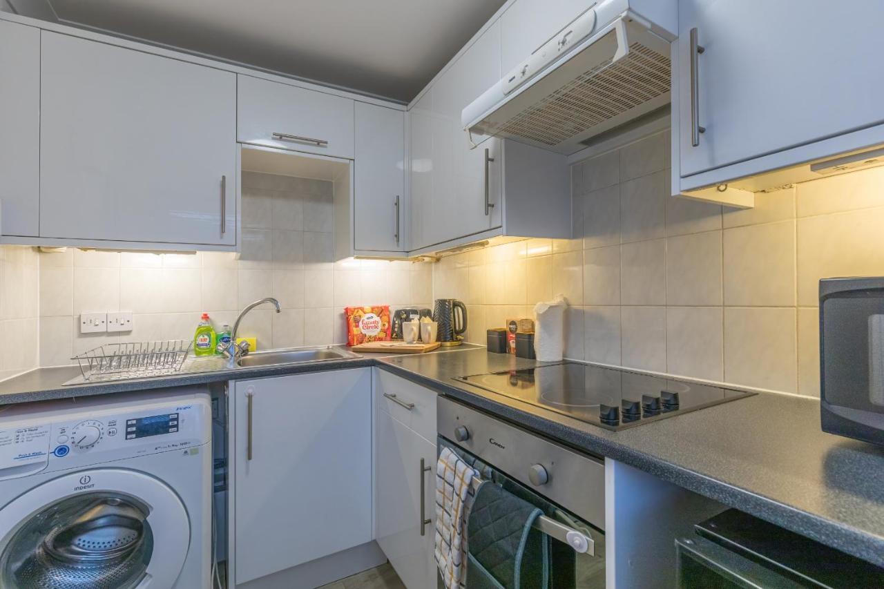 Luxury Hollywood Getaway In The Heart Of The City Brighton Bagian luar foto