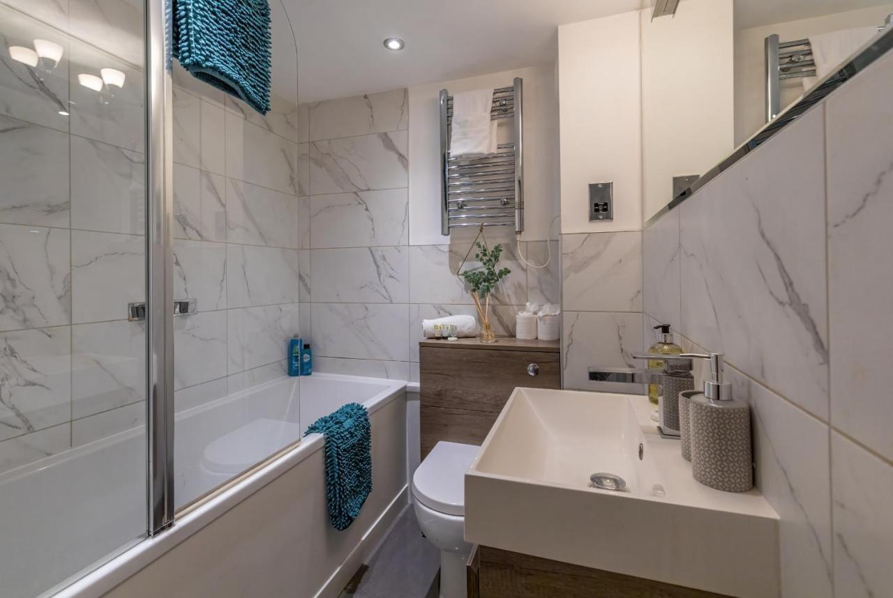Luxury Hollywood Getaway In The Heart Of The City Brighton Bagian luar foto